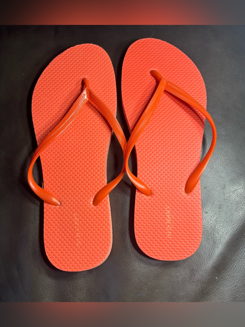 Old Navy Women’s Simple Orange Flip Flops - Beach Sandals Size 9 - 10 EPC